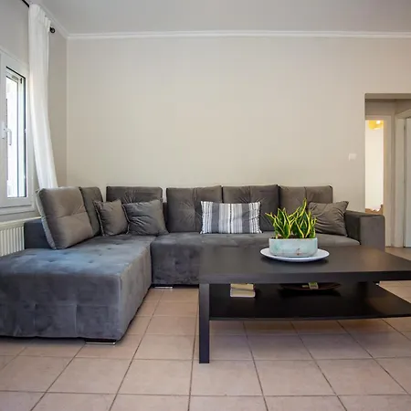 Erasmia's House * Lakithra