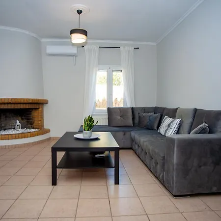 Дом отдыха Erasmia's House Lakithra