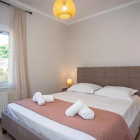 Erasmia's House Feriehus Lakíthra