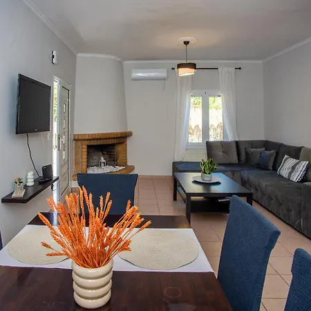 Erasmia's House Feriehus *