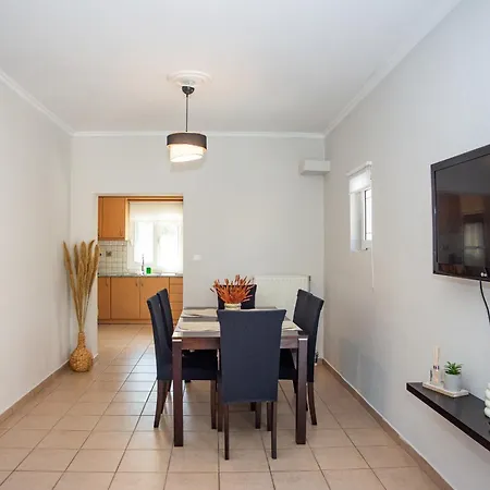 Erasmia's House Feriehus *