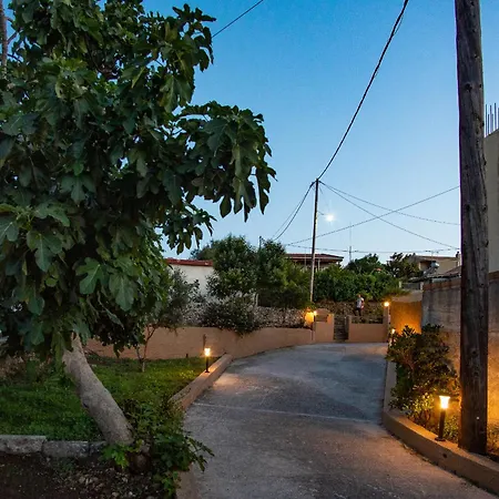 Erasmia's House Feriehus *