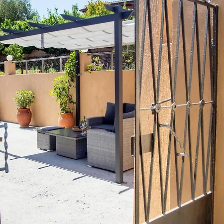 Erasmia's House Feriehus *