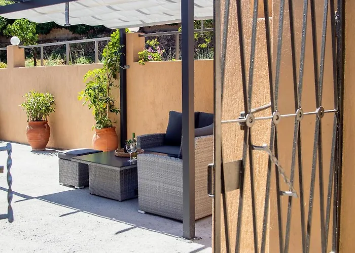 Erasmia's House Semesterbostad *